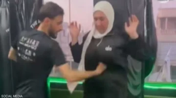 فيديو مدرب يوجه لكمات قوية لفتيات يشعل الجدل في لبنان الآن